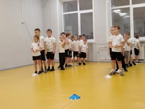 Открытое занятие Предновогодние Весёлые Стартыпо фитнес - аэробике прошло энергично, дружелюбно и уверенно. 05