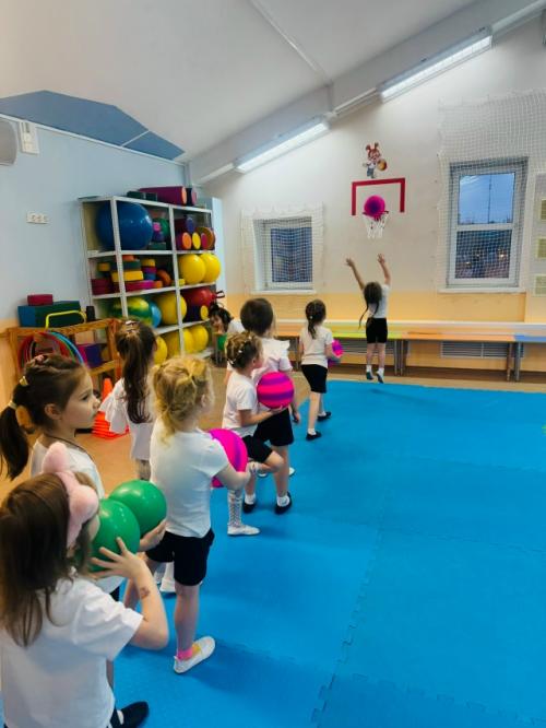 Занятия фитнесом в зимний период помогают укреплять иммунитет и снижать риск простудных заболеваний. 08