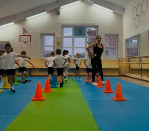 Занятия фитнесом в зимний период помогают укреплять иммунитет и снижать риск простудных заболеваний. 03