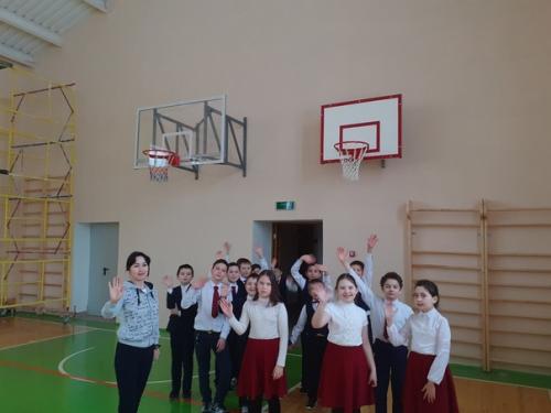 Наконец - то настал тот день, когда все ученики и учителя нашей школы оказались в стенах родного и любимого дома! 02