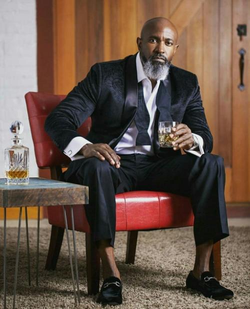 Энтер Жан тайтус - 55-летний фанат фитнеса, также известный как Накачанный Дедуля. 04