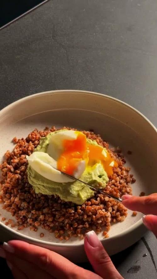 Жареная гречка с зеленым кремом. 07