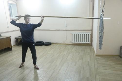 Когда мы пишем про наши занятия в клубном фехтовальном зале, обычно речь идёт о мужских тренировках - всё-таки мечи, кольчуги, гири …. 06 Когда мы пишем про наши занятия в клубном фехтовальном зале, обычно речь идёт о мужских тренировках - всё-таки мечи, кольчуги, гири …. 06