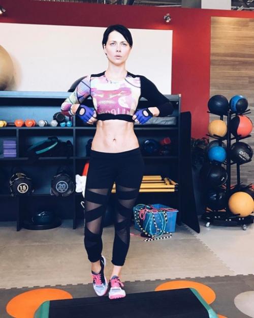 Настасья самбурская на спорте. 03