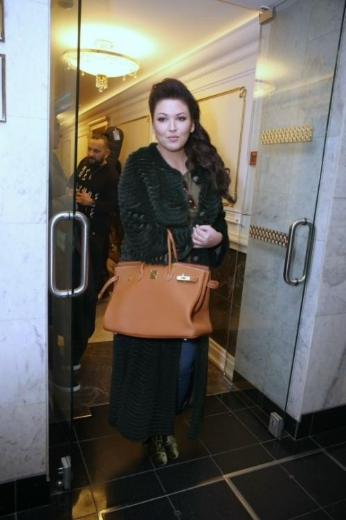 Вернувшаяся из больницы Дубцова ответила на критику: Очень Больно. 01