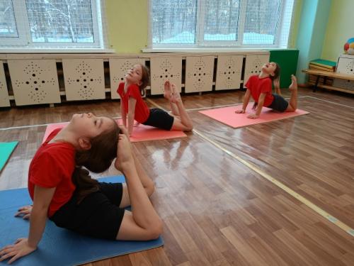 В рамках муниципального проекта Первый шаг в Фитнес Класс воспитанники детского сада узнают о новых направлениях фитнеса. 02