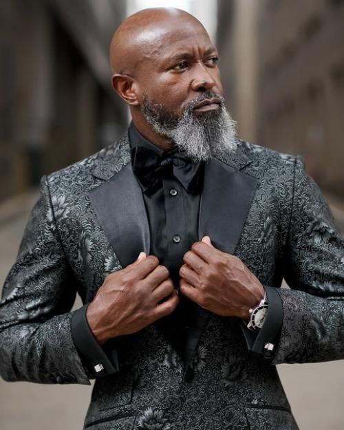 Энтер Жан тайтус - 55-летний фанат фитнеса, также известный как Накачанный Дедуля. 01