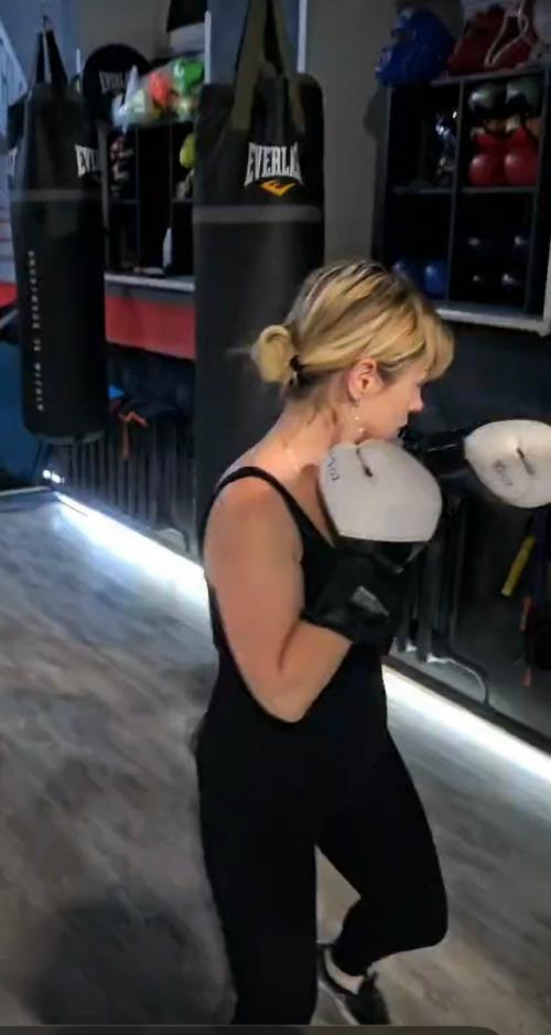 Иногда мне кажется, что я не человек. 
