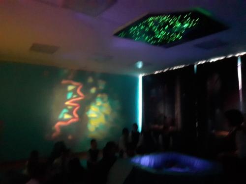 Наконец - то настал тот день, когда все ученики и учителя нашей школы оказались в стенах родного и любимого дома! 04