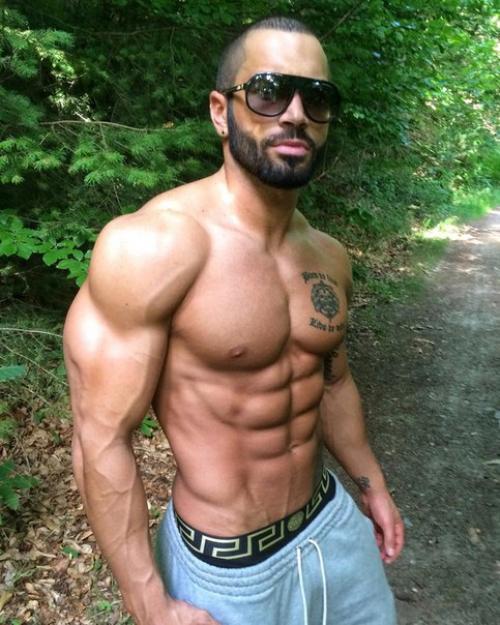 Его знают многие но все же. 04