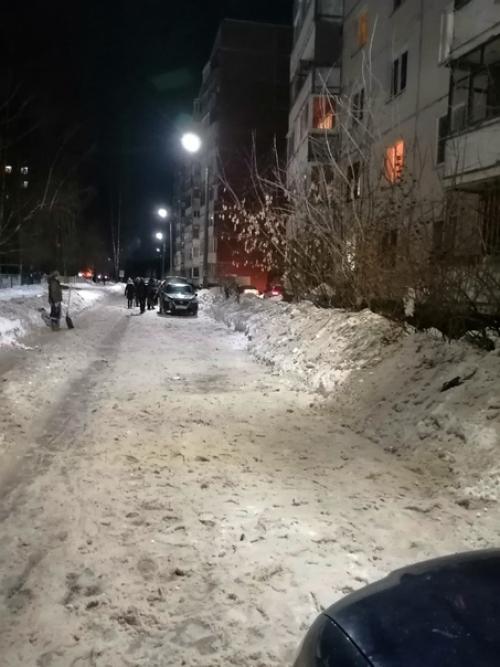 Добрый день.  Пока весь город стонет и ноет от неубранных дорог. 01