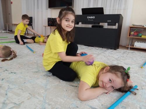 Детский фитнес.  В последние годы наблюдается снижение двигательной активности детей, в том числе дошкольного возраста. 04