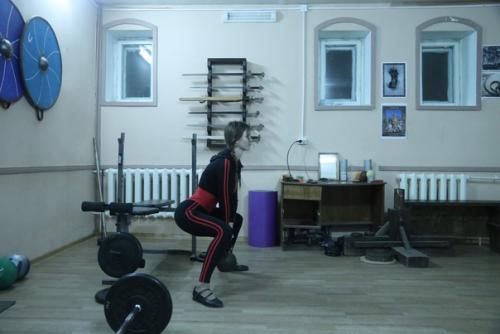 Когда мы пишем про наши занятия в клубном фехтовальном зале, обычно речь идёт о мужских тренировках - всё-таки мечи, кольчуги, гири …. 02 Когда мы пишем про наши занятия в клубном фехтовальном зале, обычно речь идёт о мужских тренировках - всё-таки мечи, кольчуги, гири …. 02