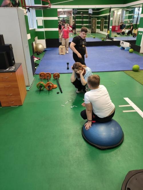 Весело и задорно позанимались с ребятами на занятии по детскому фитнесу. 05