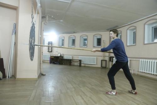 Когда мы пишем про наши занятия в клубном фехтовальном зале, обычно речь идёт о мужских тренировках - всё-таки мечи, кольчуги, гири …. 07 Когда мы пишем про наши занятия в клубном фехтовальном зале, обычно речь идёт о мужских тренировках - всё-таки мечи, кольчуги, гири …. 07