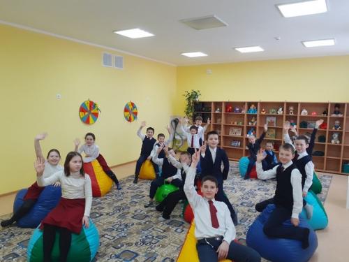 Наконец - то настал тот день, когда все ученики и учителя нашей школы оказались в стенах родного и любимого дома! 09