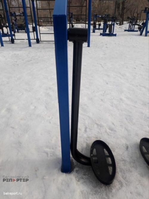 В Австралии модель совратила подростка и попала под суд. 03