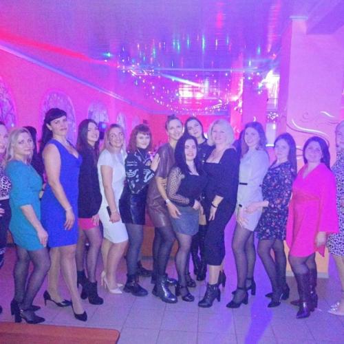 С 8 марта, девочки! 07