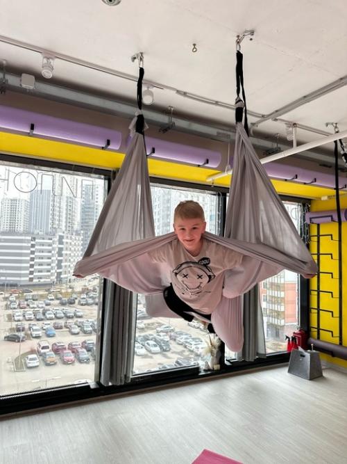 По приглашению фитнес - клуба,, сила внутри,, дети посетили занятие по аэрогимнастике. 01