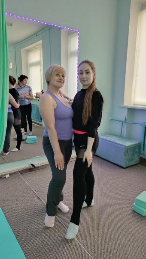 Снять напряжение, улучшить пластику, побороть страхи - в этом нам помог фитнес в гамаке! 05