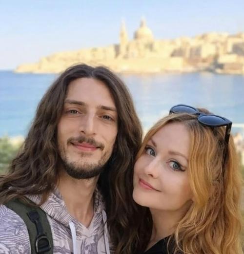 35-Летняя дочь Михаила Задорнова светится от счастья с мужем - ливанцем.

