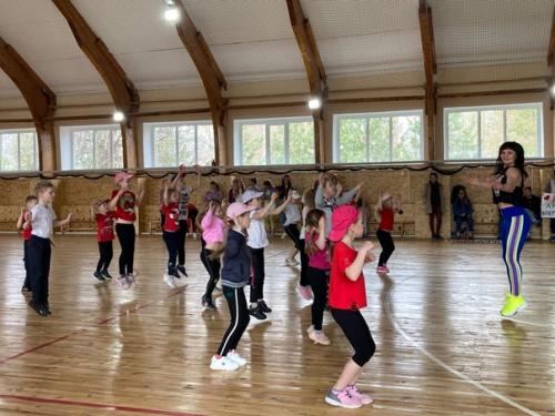 Для наших жителей спорт - не просто физическая активность, а стиль жизни и заряд бодрости. 03