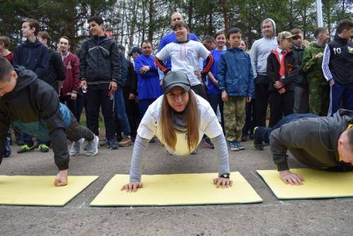 Уфимцы Рекорд Победы по отжиманию побили. 06 Уфимцы Рекорд Победы по отжиманию побили. 06