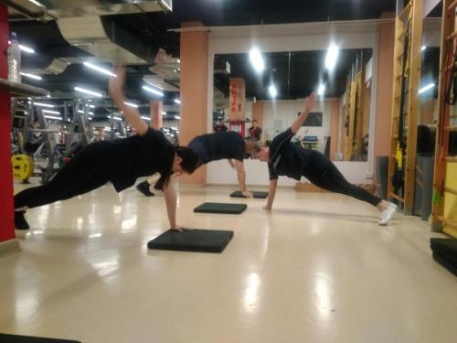 - Напиши, Виктор, про Екимовых, - ненавязчиво предлагает Максим - огонь. 01 - Напиши, Виктор, про Екимовых, - ненавязчиво предлагает Максим - огонь. 01