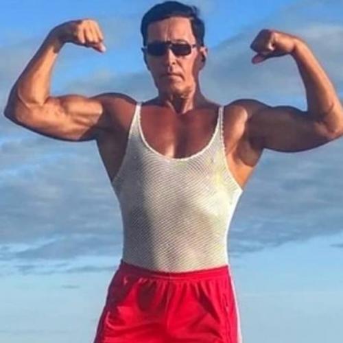 Смотрите, какой красавчик. 01