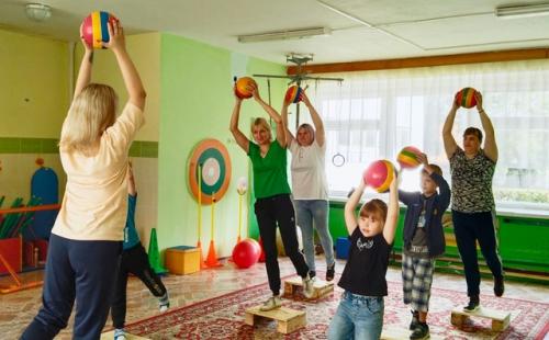 Совместная детско - родительская аэробика Фитнес с Мамой. 03