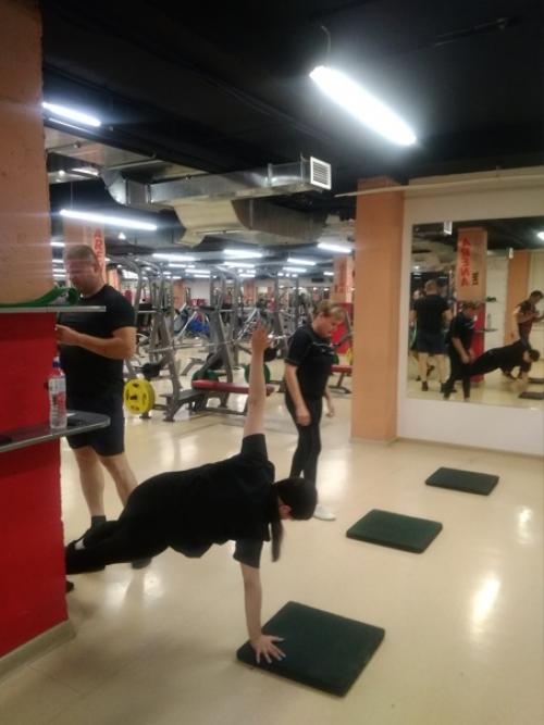 - Напиши, Виктор, про Екимовых, - ненавязчиво предлагает Максим - огонь. 04 - Напиши, Виктор, про Екимовых, - ненавязчиво предлагает Максим - огонь. 04