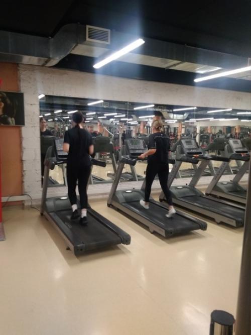 - Напиши, Виктор, про Екимовых, - ненавязчиво предлагает Максим - огонь. 03 - Напиши, Виктор, про Екимовых, - ненавязчиво предлагает Максим - огонь. 03