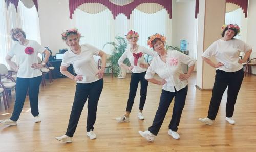 В рамках празднования дня России в большом зале социально - досугового отделения - 2 состоялось праздничное мероприятие Россия - родина моя! 03