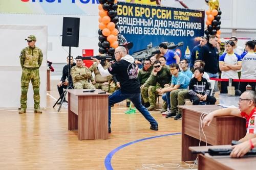 Спортзал, или как сейчас модно называть, фитнес - зал. 04