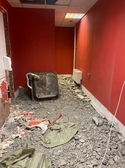 Чего скрывать?  Конечно, я очень люблю это время в театре, когда вдруг воцаряется звенящая тишина. 01