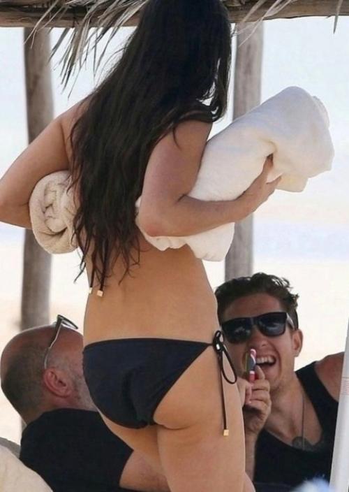 Деми Мур на отдыхе. 02