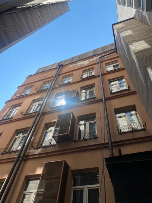 Чего скрывать?  Конечно, я очень люблю это время в театре, когда вдруг воцаряется звенящая тишина. 02