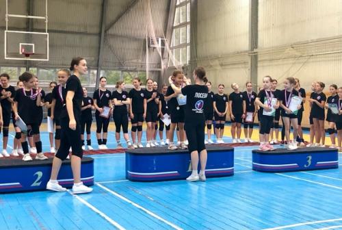 Совершенно случайно попали на сборы по фитнес - аэробике и чир - спорту. 03