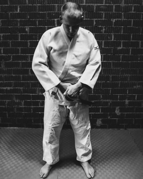 В ближайшее время планирую закругляться с тренерской деятельностью в фитнесе и планирую переходить в спорт. 01