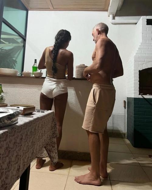 Дед и Внучка отношения Венсан Касселя и его молодой девушки подверглись травле из-за разницы в возрасте - 30 лет. 03