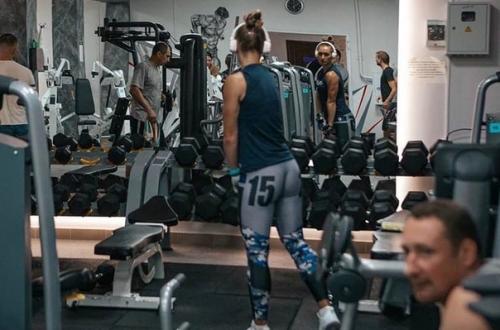 Стесняюсь идти в тренаже рныи зал, что делать! 01