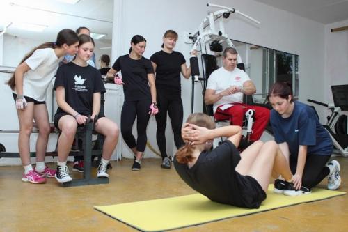 3 сентября в спортивном клубе атлант прошли соревнования по фитнесу, посвященные дню солидарности в борьбе с терроризмом. 01