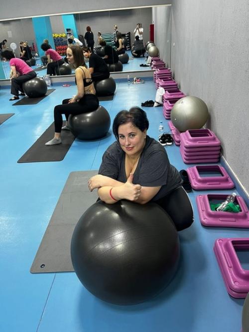 Пилатес?  Пилатес - представляет собой серию упражнений в медленном темпе. 01