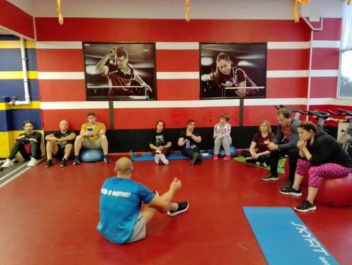 Падение на сетку рабицу или изнуряющие тренировки ключ к красивому рельефному прессу? 02