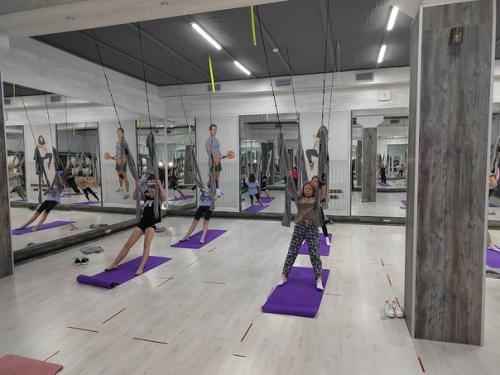 Ребята 7 б класса свой день здоровья провели в фитнес клубе. 02