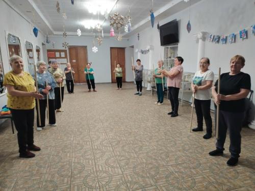 Каждые две недели в фойе дома культуры коммунара в 13. 00. 01