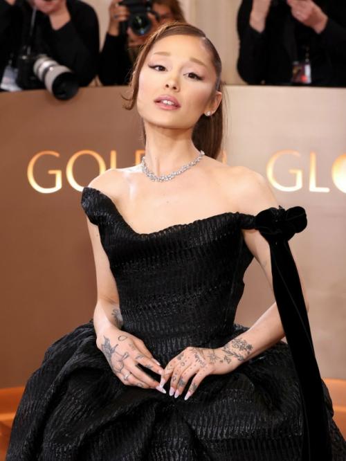 Ариана гранде к своей культовой эре возвращается? 01