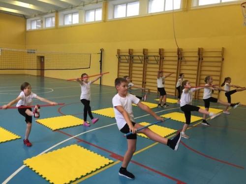 Свою работу кружок Детский Фитнес продолжает. 04