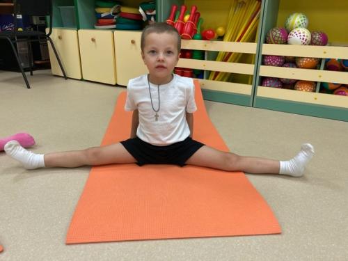 С октября месяца в нашем саду проходят занятия по Танцевальному Фитнесу. 07