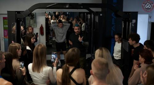 Хочу рассказать вам о своем небольшом шаге в мир фитнеса и тренерской деятельности. 01